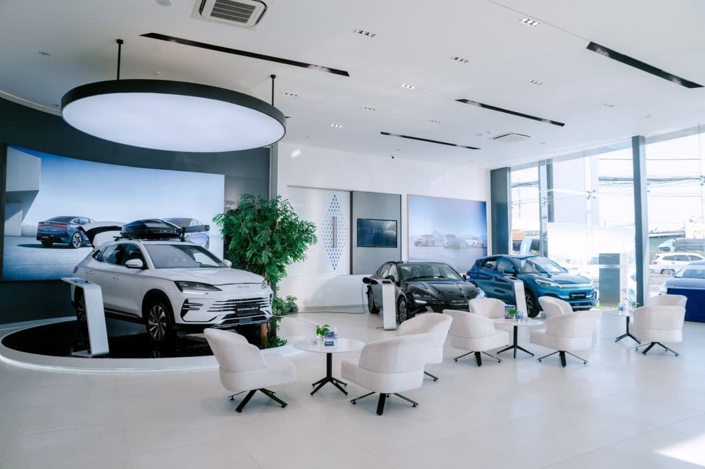 sự kiện ra mắt byd sealion 6